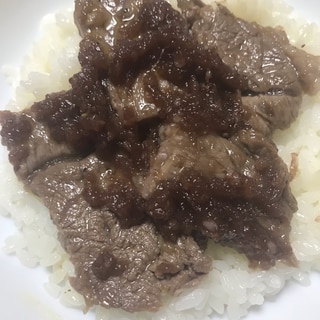 博多和牛のステーキ白米のせ